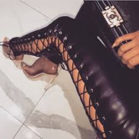 MESHKI NWT black lace up Kaia legging pants Sz XS - Picture 3 of 12